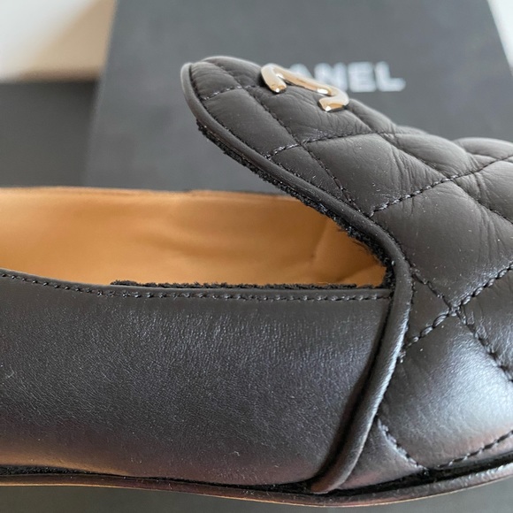 EUC Chanel CC Lambskin Quilted Leather Loafers Flats size 37.5 fits 6.5 - Picture 10 of 11